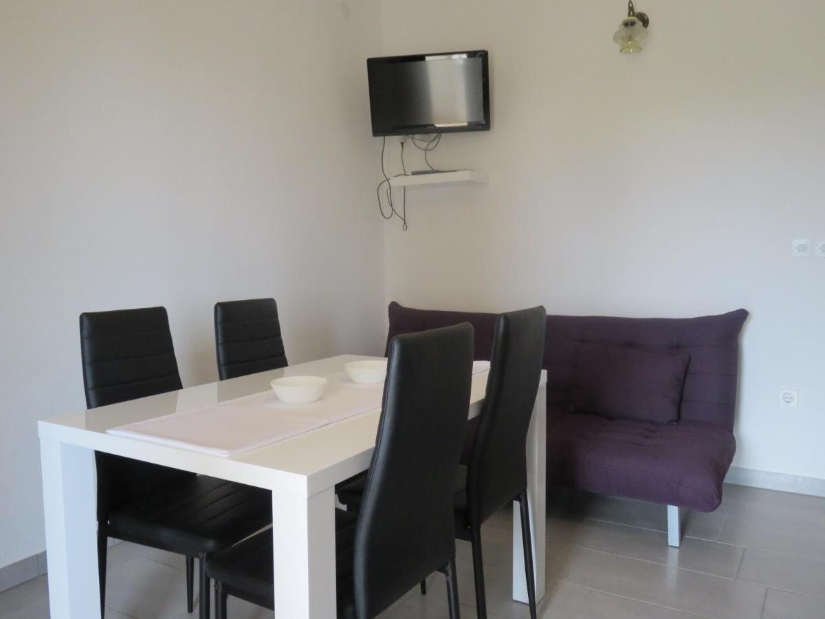Apartmani Mm Starigrad Paklenica Exterior foto