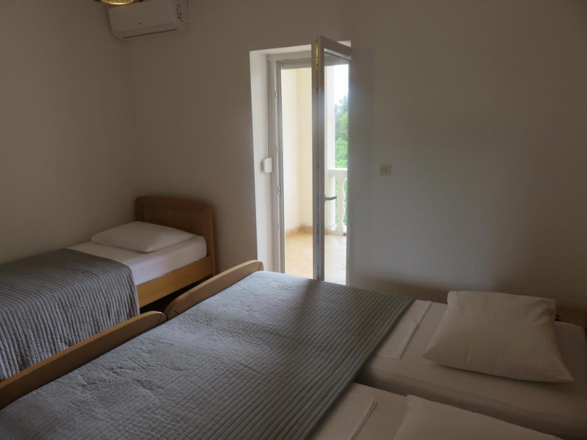 Apartmani Mm Starigrad Paklenica Exterior foto