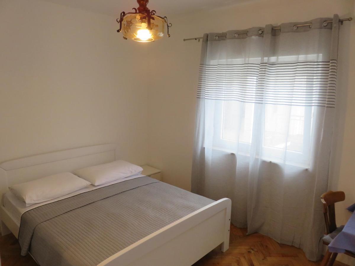 Apartmani Mm Starigrad Paklenica Exterior foto